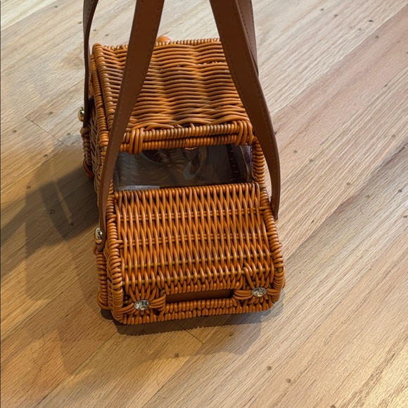 NWT Viral Tommy Bahama Wicker Jeep Handbag - Picture 3 of 8